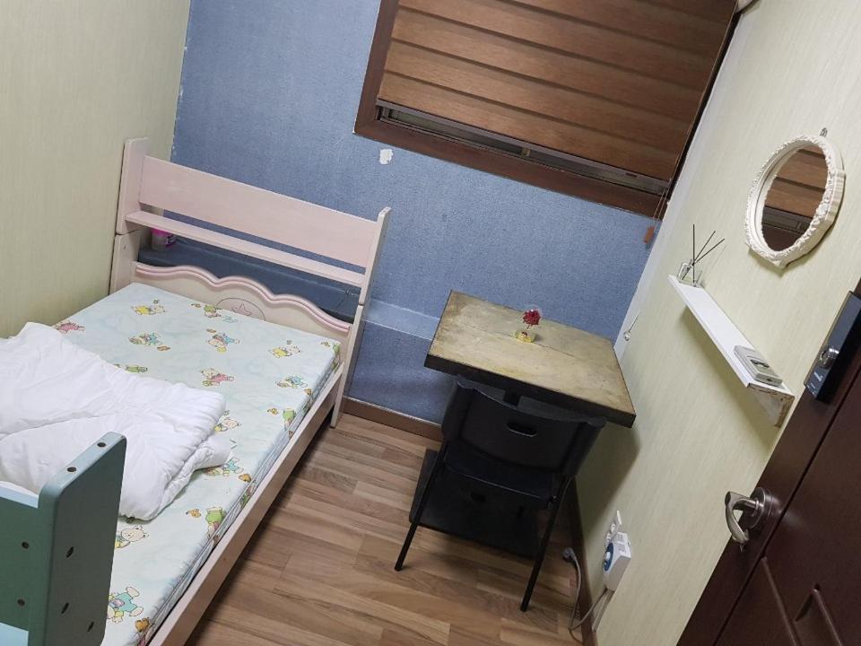Backpackers' House Hotel Busan Exterior photo
